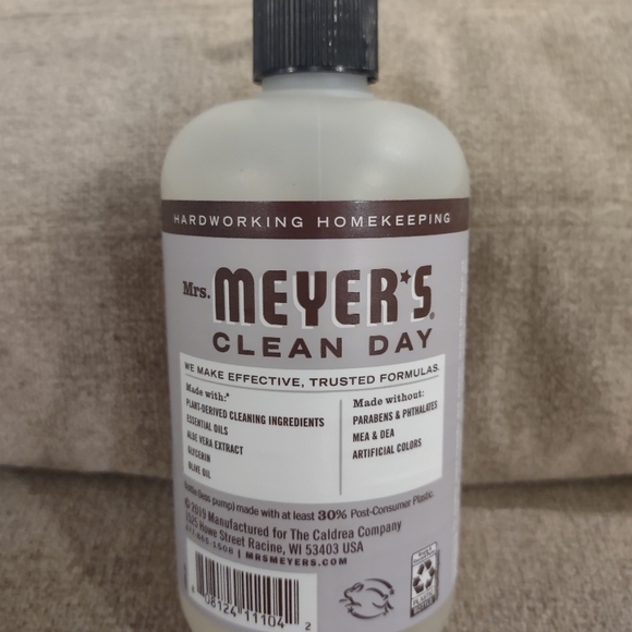 NEW Meyers Clean Day olive oil& aloe hand soap - Picture 2 of 2